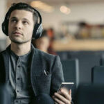 With new and innovative designs coming in day by day, wireless headphones will become the new way a user will see the use of accessory in their daily life. So today, we pick out some good functional wireless headphones that is Amazon’s favorite.